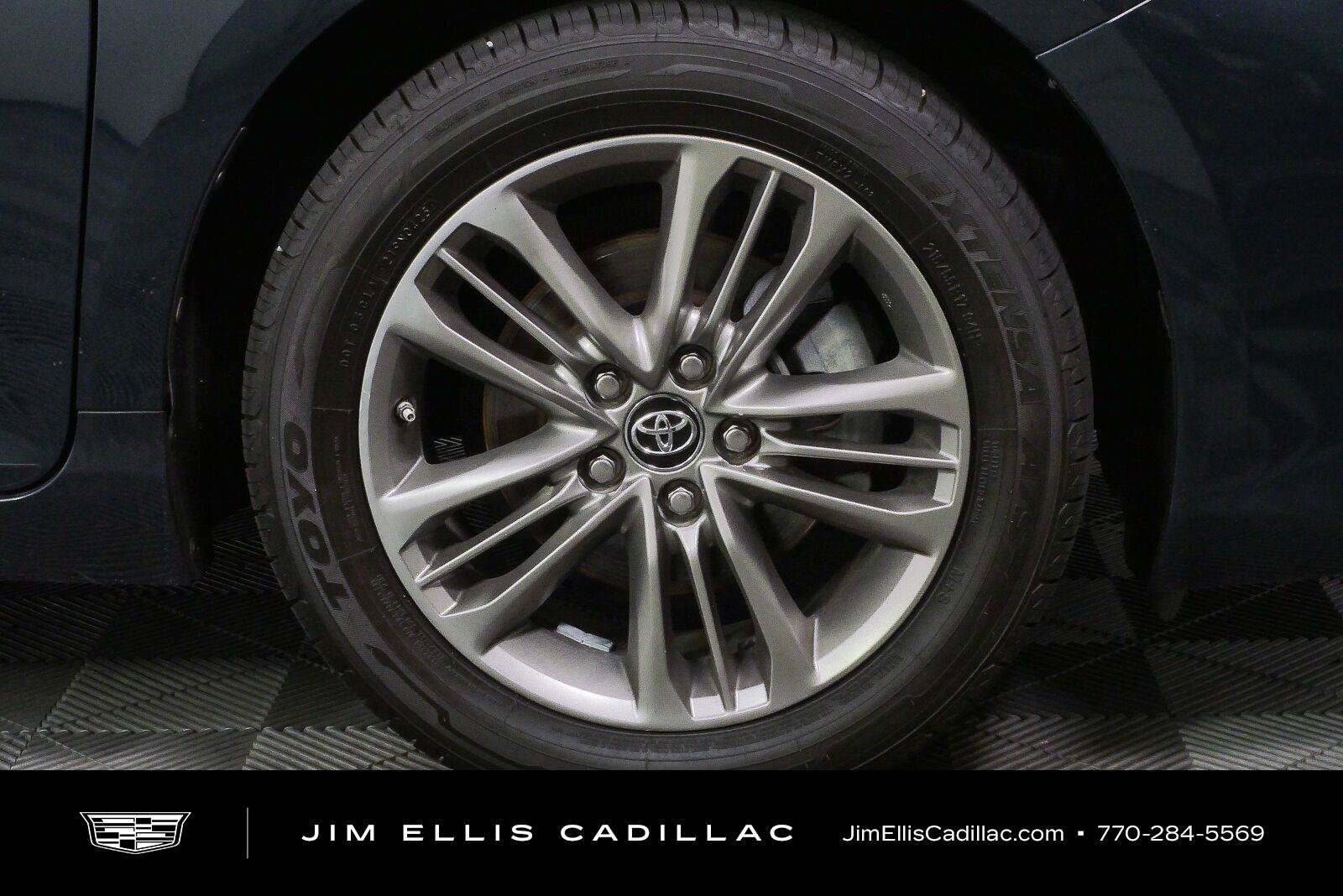 Used 2017 Toyota Camry SE FWD image 31