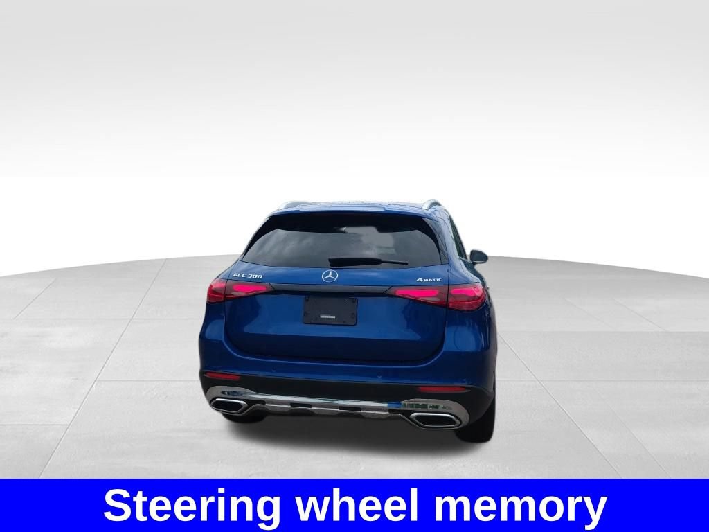 Used 2025 Mercedes-Benz GLC 300 4MATIC image 10