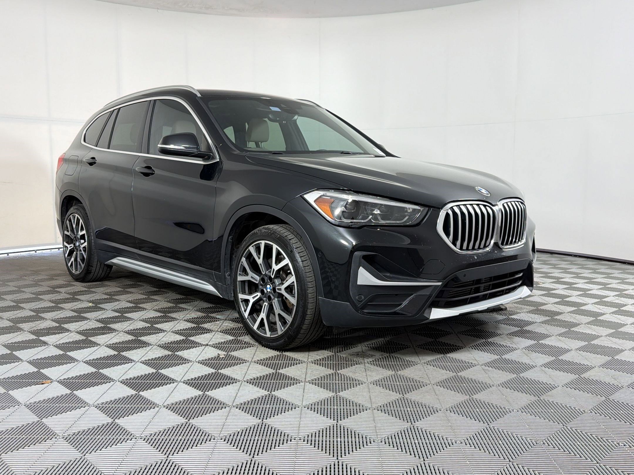 Used 2021 BMW X1 sDrive28i w/ Premium Package image 7