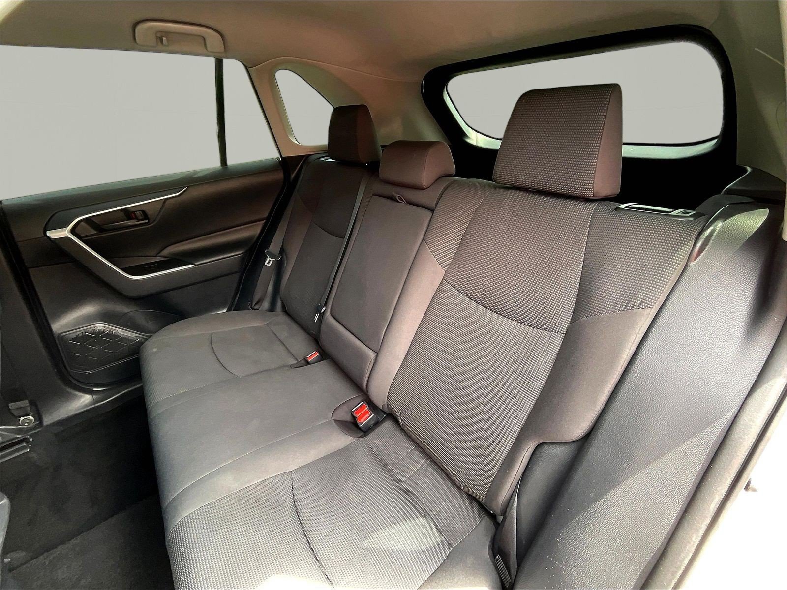 Used 2019 Toyota RAV4 LE AWD/4WD image 22