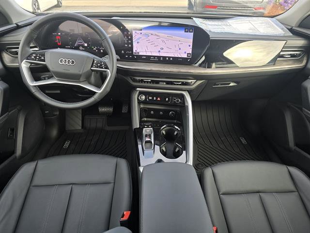 Used 2025 Audi Q5 Premium w/ Convenience Package image 11