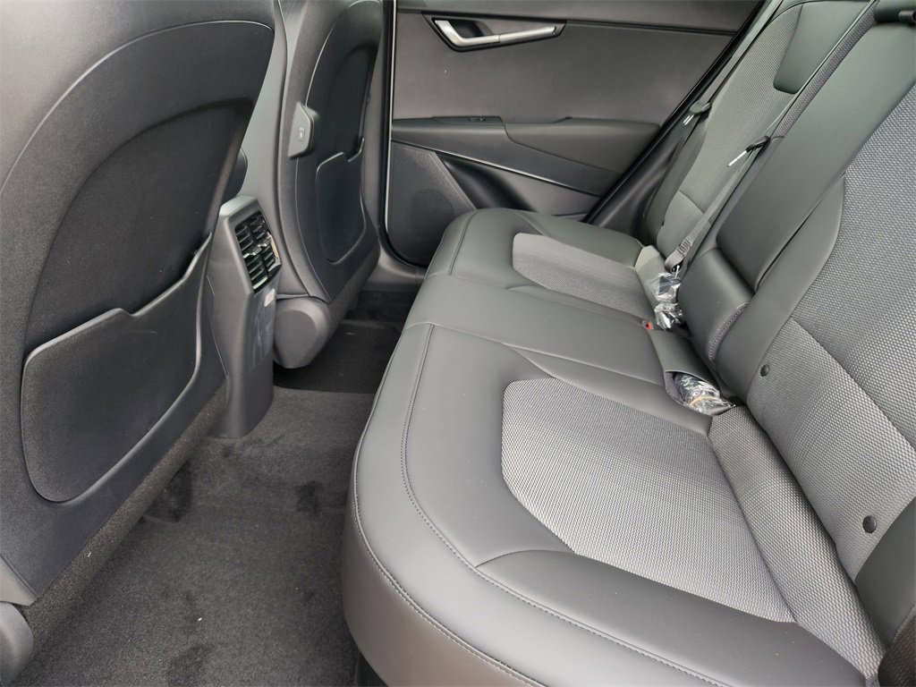 New 2025 Kia Niro EX Touring image 12