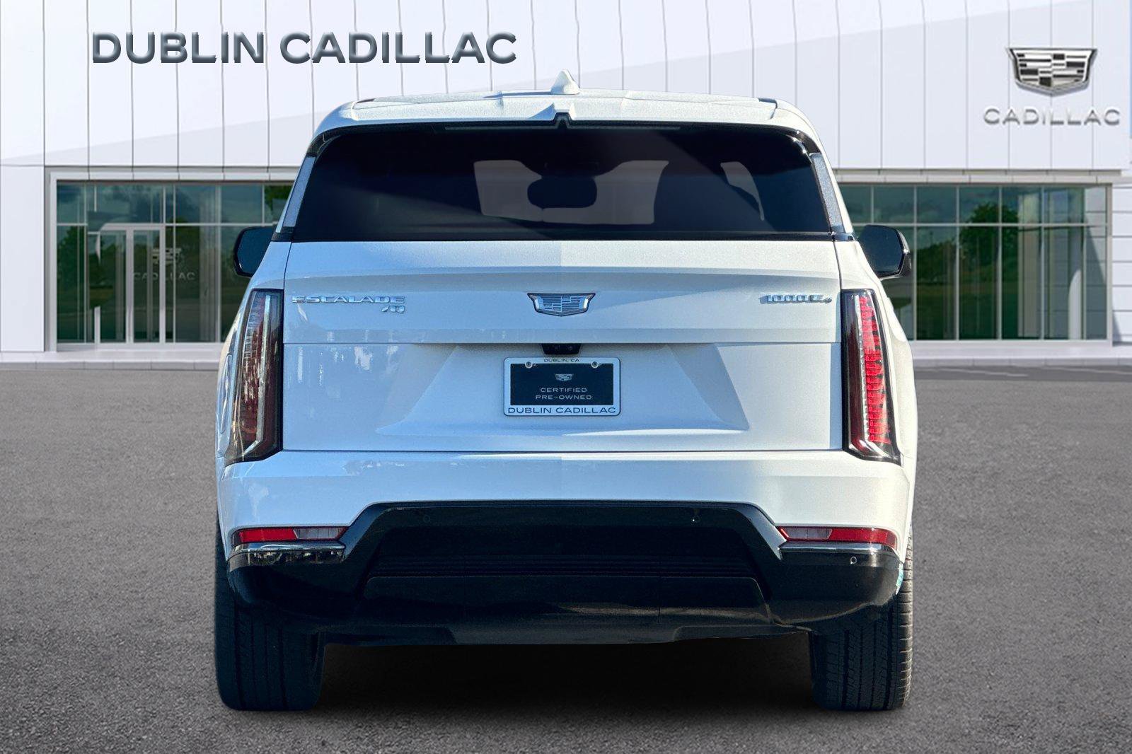 Certified 2025 Cadillac Escalade IQ Sport 1 w/ Smart Trailering package AWD/4WD image 5