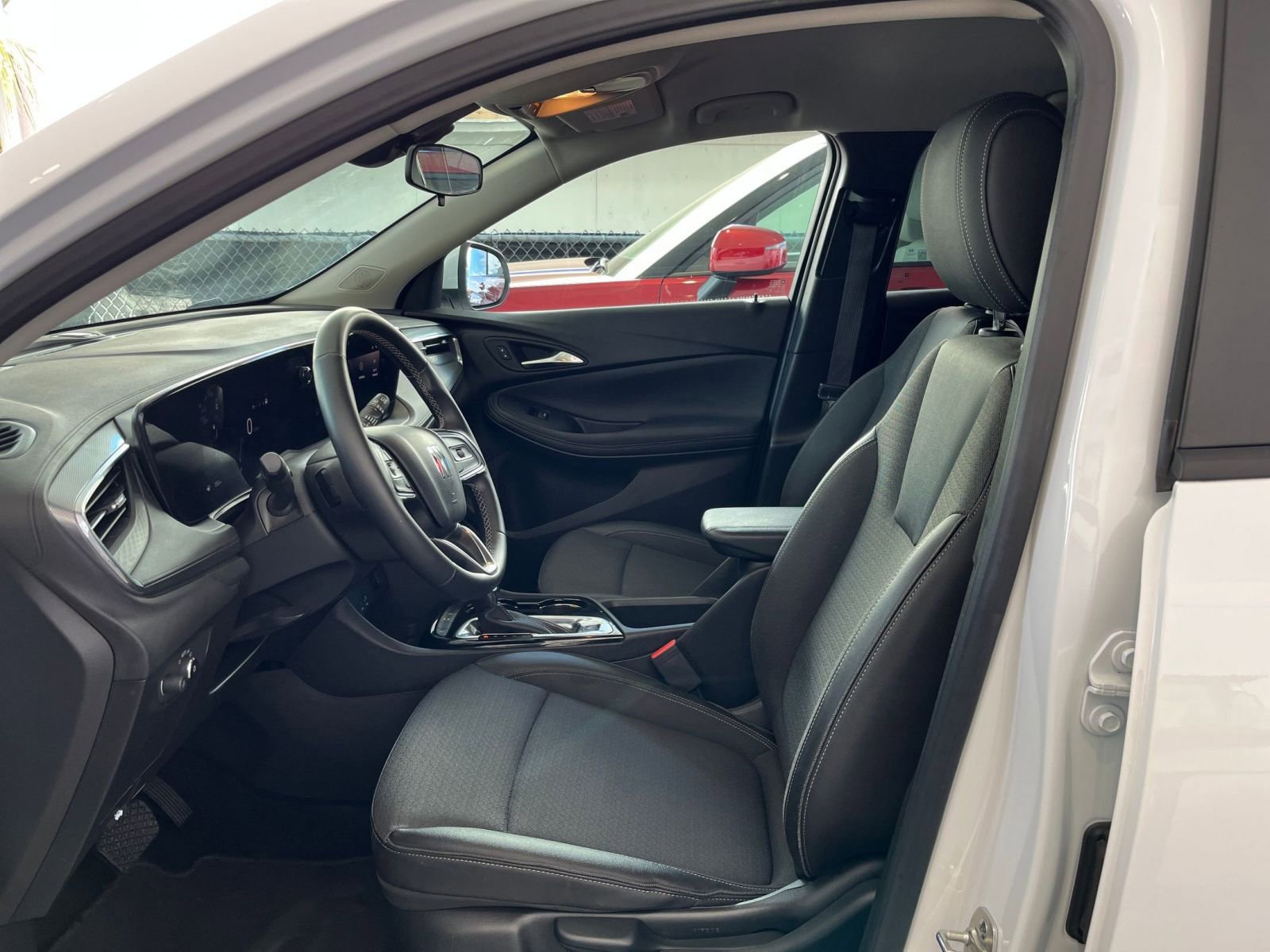 Used 2025 Buick Encore GX Preferred image 28