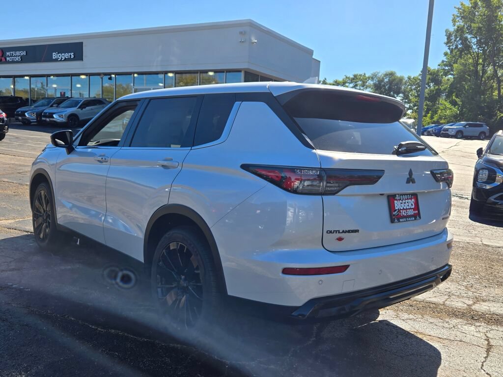 New 2026 Mitsubishi Outlander LE AWD/4WD image 12