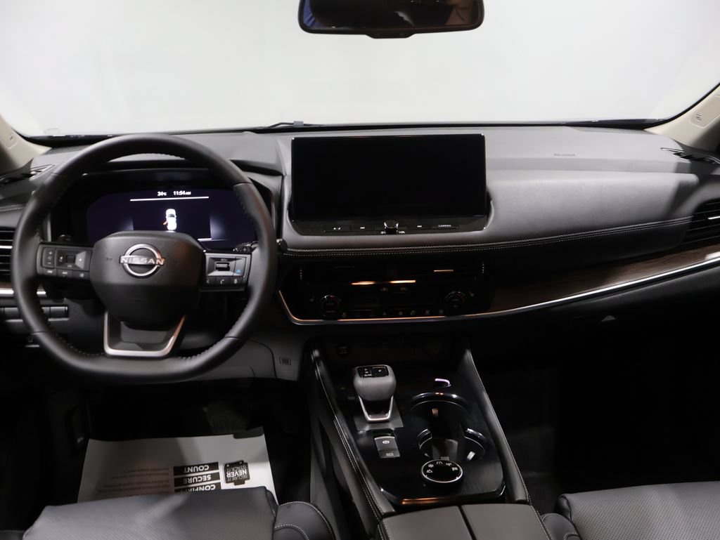 Used 2025 Nissan Rogue Platinum w/ Platinum Premium Package AWD/4WD image 17