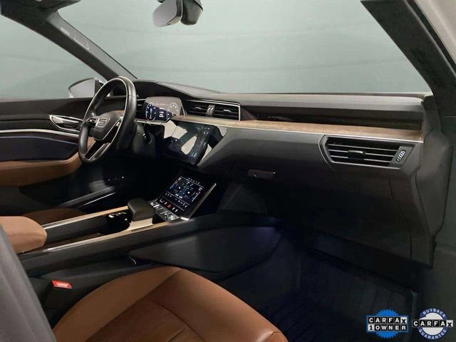 Used 2022 Audi e-tron Premium Plus w/ Premium Plus Package image 85
