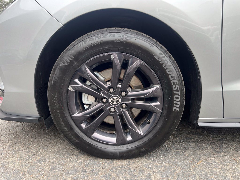 Certified 2025 Toyota Sienna XSE AWD/4WD image 9
