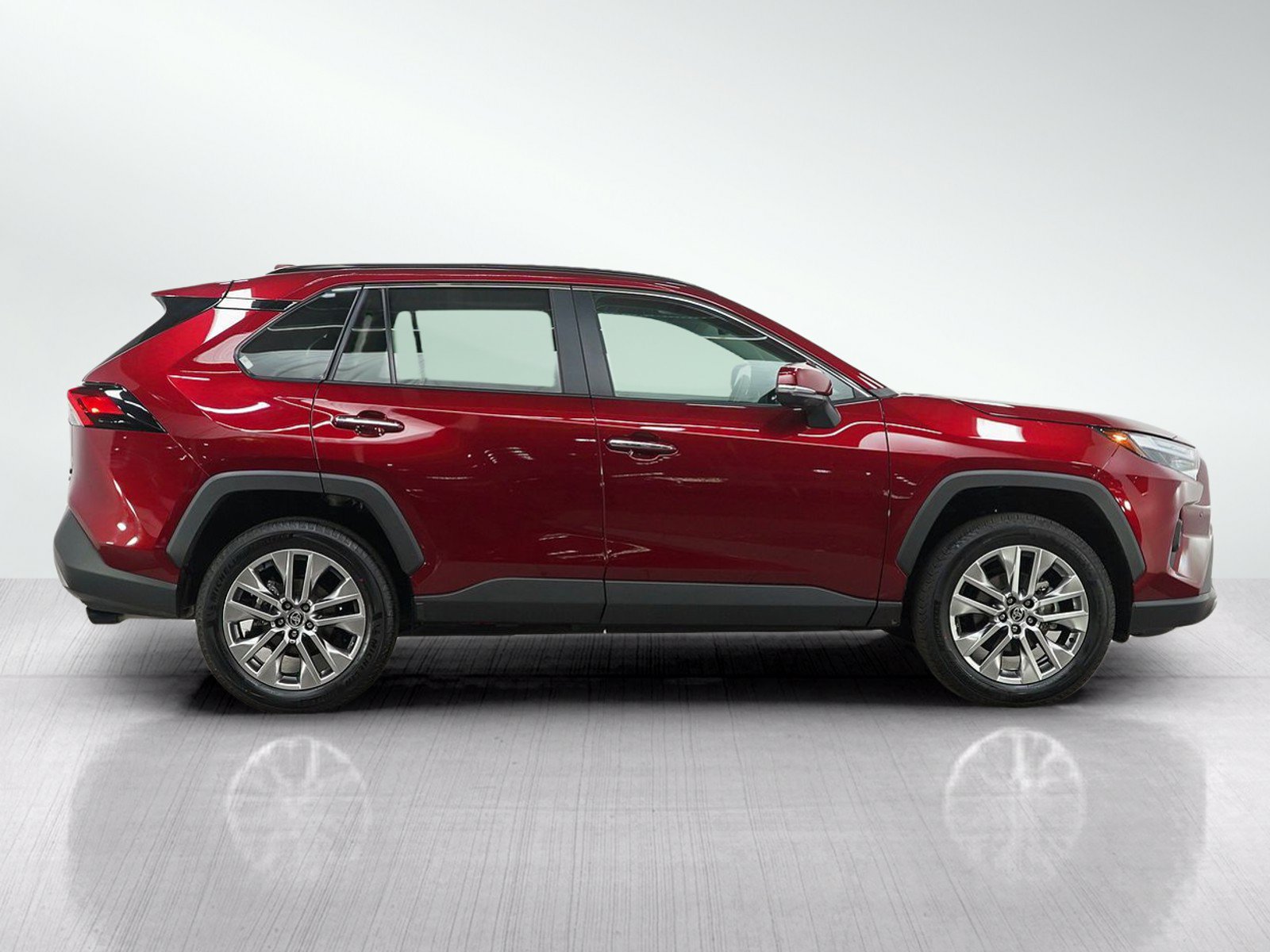 Used 2025 Toyota RAV4 Limited w/ Advanced Technology Package AWD/4WD image 8