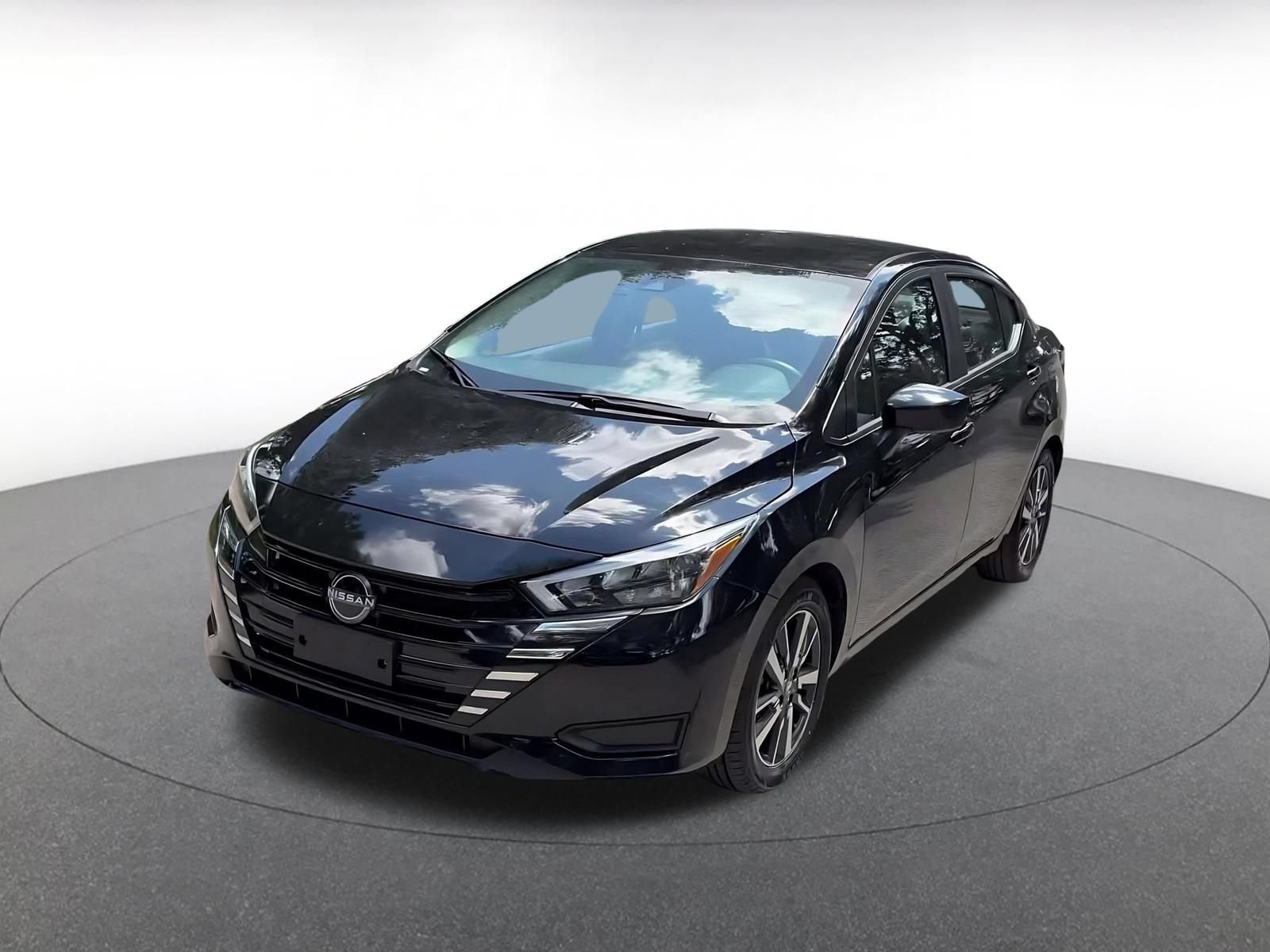 Used 2025 Nissan Versa SV FWD image 6