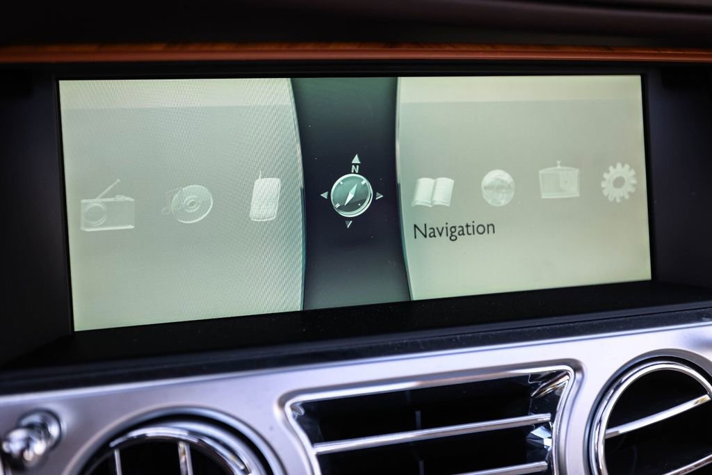 Used 2016 Rolls-Royce Dawn image 36