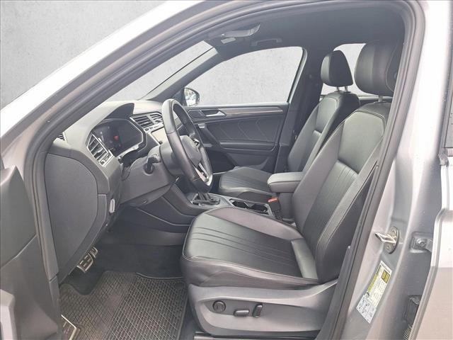 Used 2022 Volkswagen Tiguan SE R-Line image 10