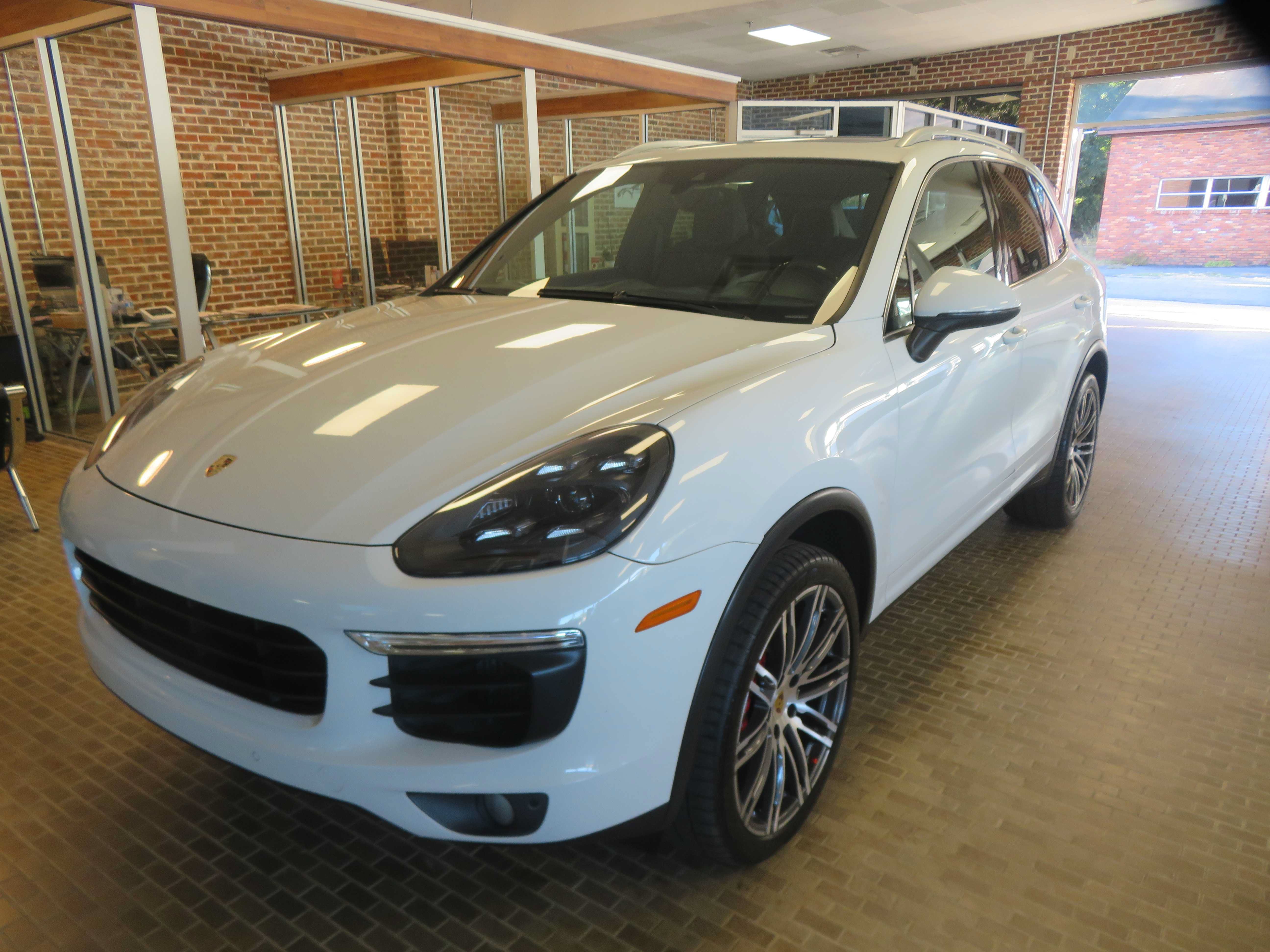 Used 2015 Porsche Cayenne S AWD/4WD image 79