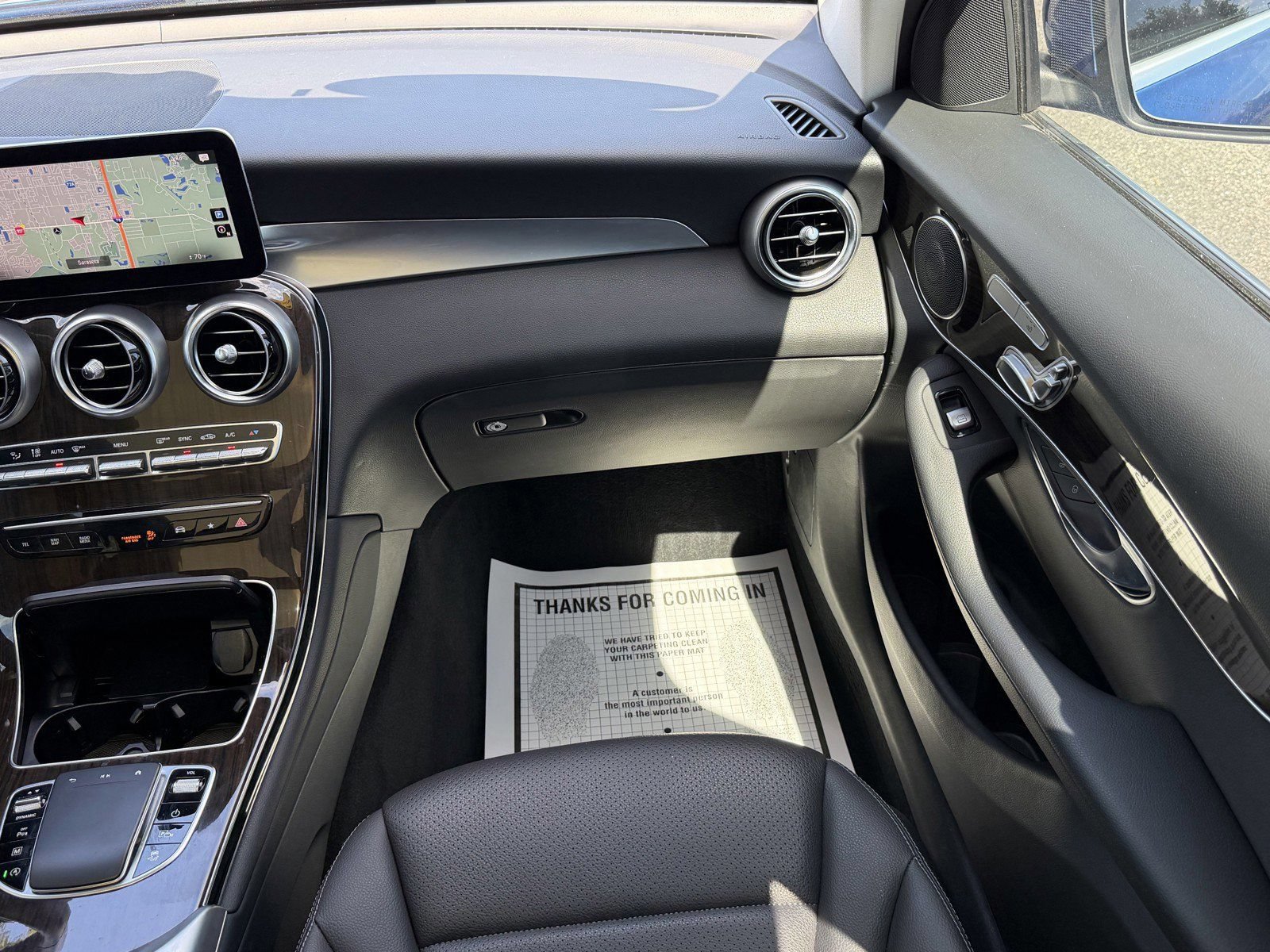 Used 2022 Mercedes-Benz GLC 300 4MATIC image 16