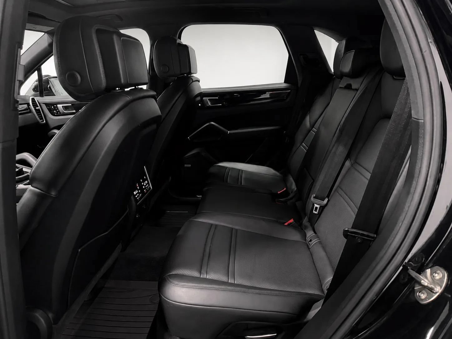 Used 2019 Porsche Cayenne S AWD/4WD image 15