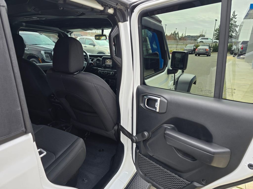 Used 2021 Jeep Gladiator Sport image 13