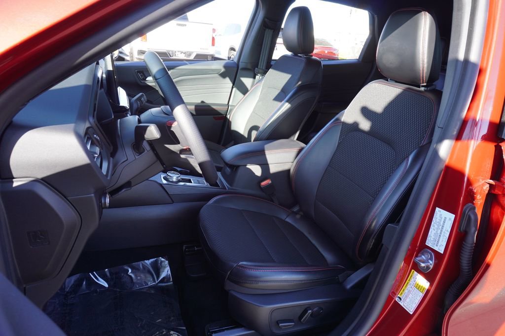 Used 2025 Ford Escape ST-Line w/ Tech Pack #1 image 13