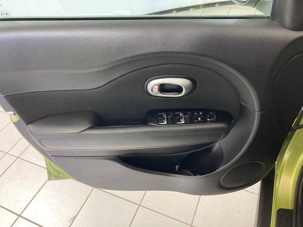 Used 2018 Kia Soul + FWD image 12