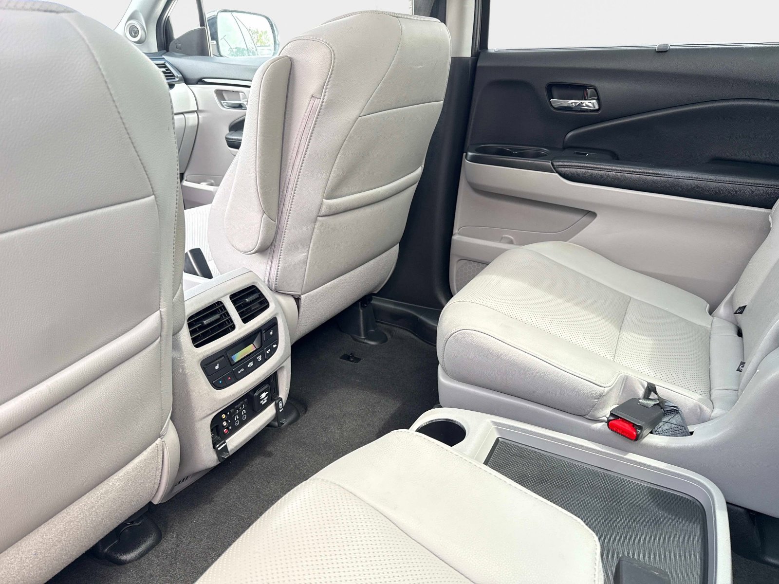 Used 2018 Honda Pilot Elite image 15