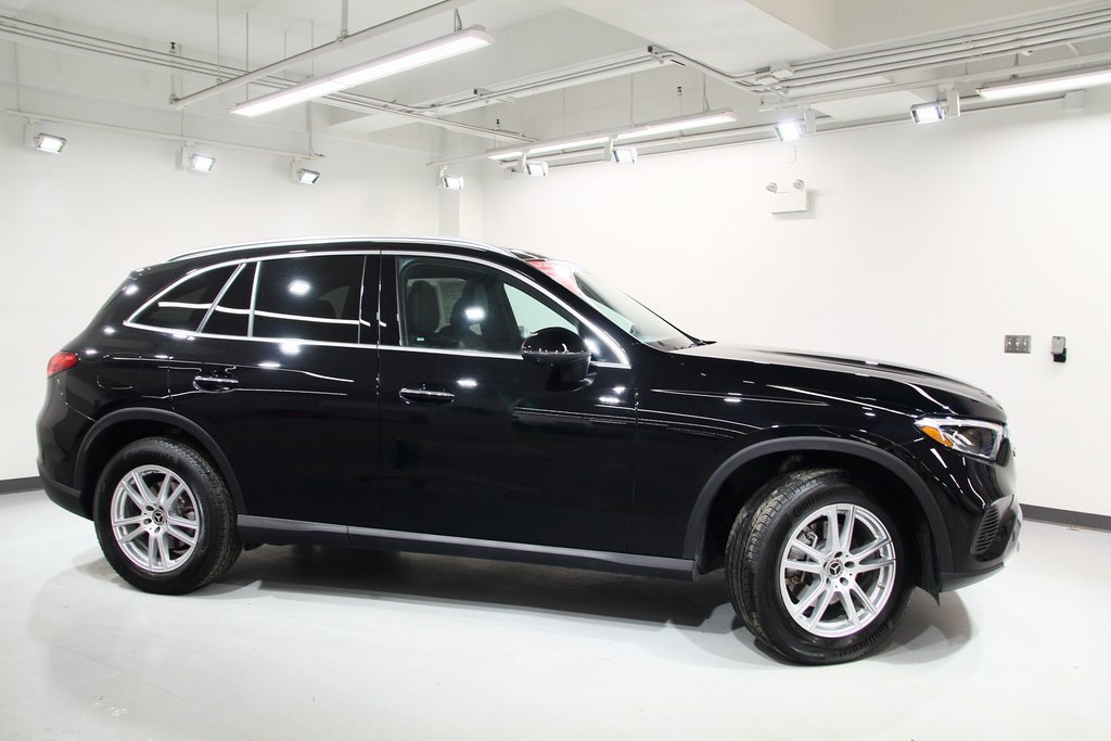Used 2025 Mercedes-Benz GLC 300 GLC 300 image 9