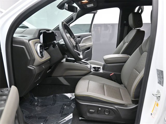 Used 2024 Chevrolet Colorado ZR2 w/ ZR2 Convenience Package III image 16