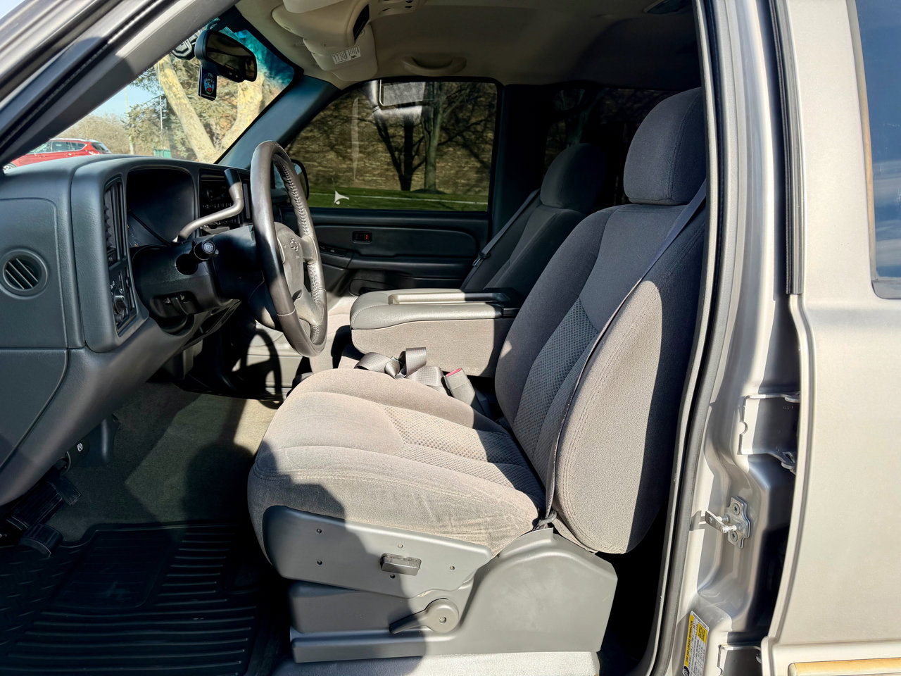 Used 2007 Chevrolet Silverado 1500 LT w/ Crew Cab Value Package image 17