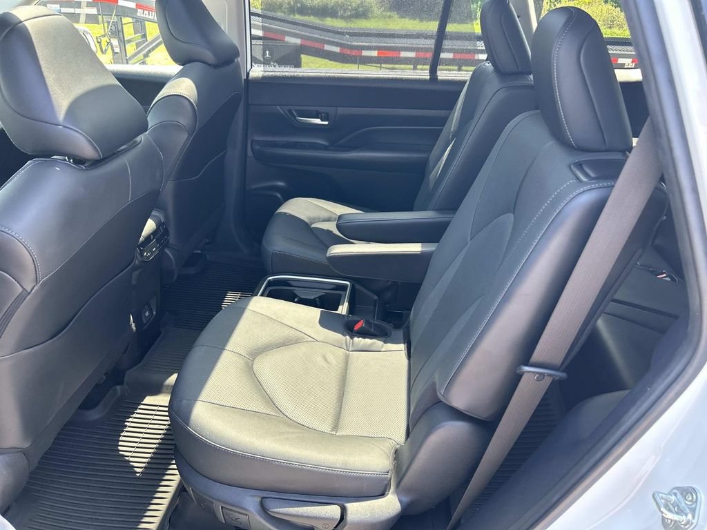 Used 2024 Toyota Grand Highlander AWD Hybrid image 26