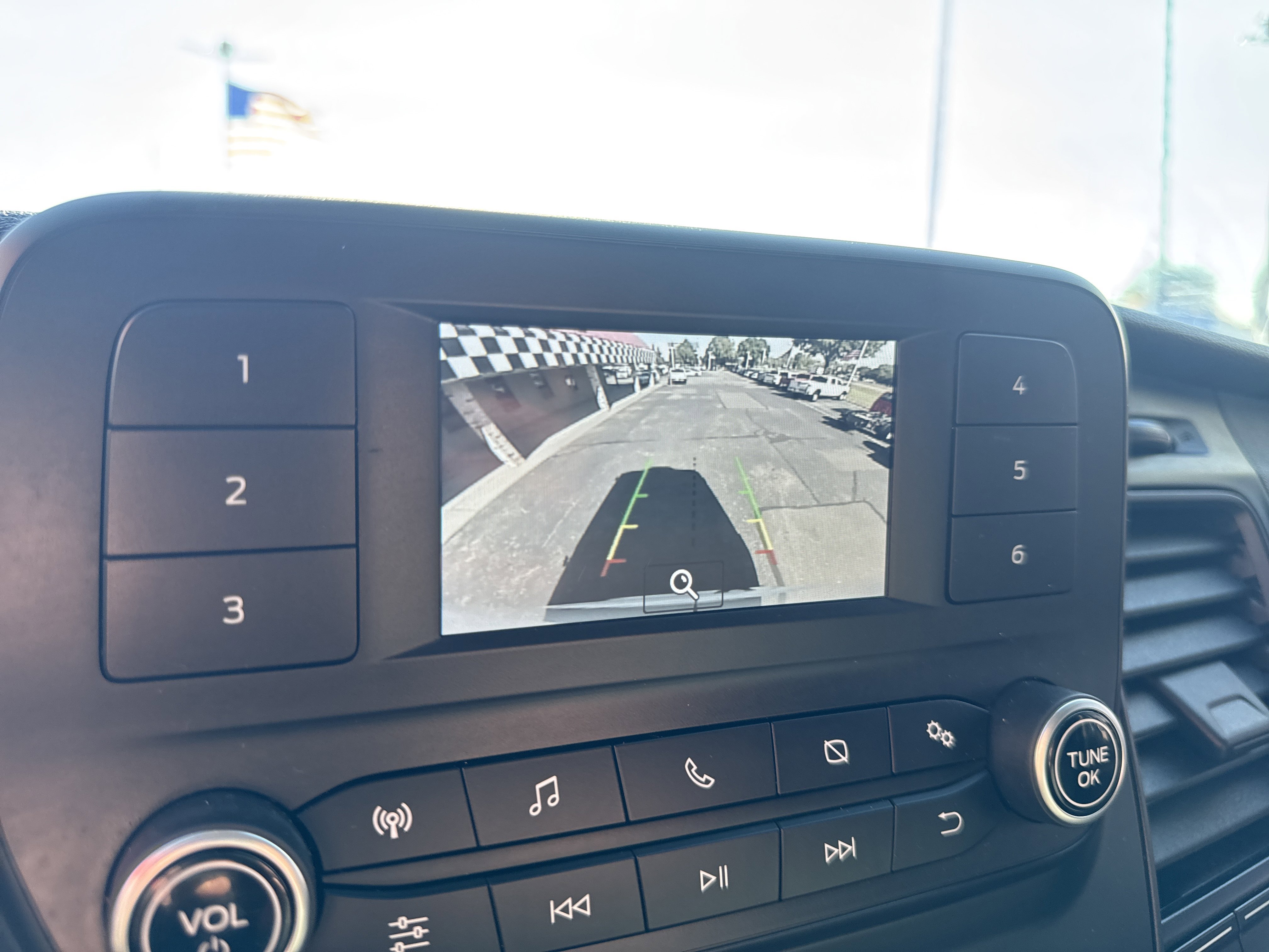 Used 2022 Ford Transit 250 Medium Roof w/ Load Area Protection Package image 22