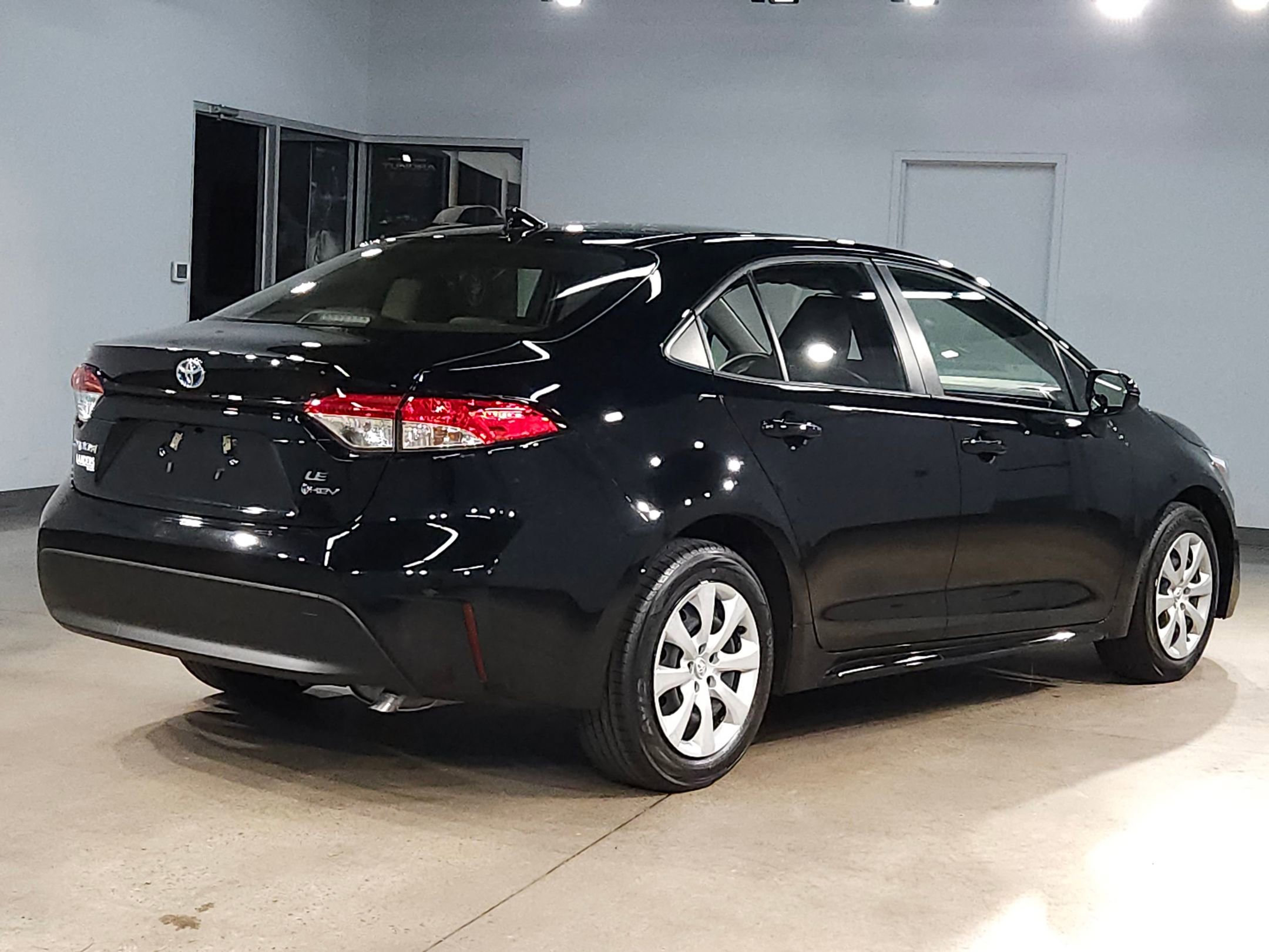 Used 2025 Toyota Corolla LE image 7