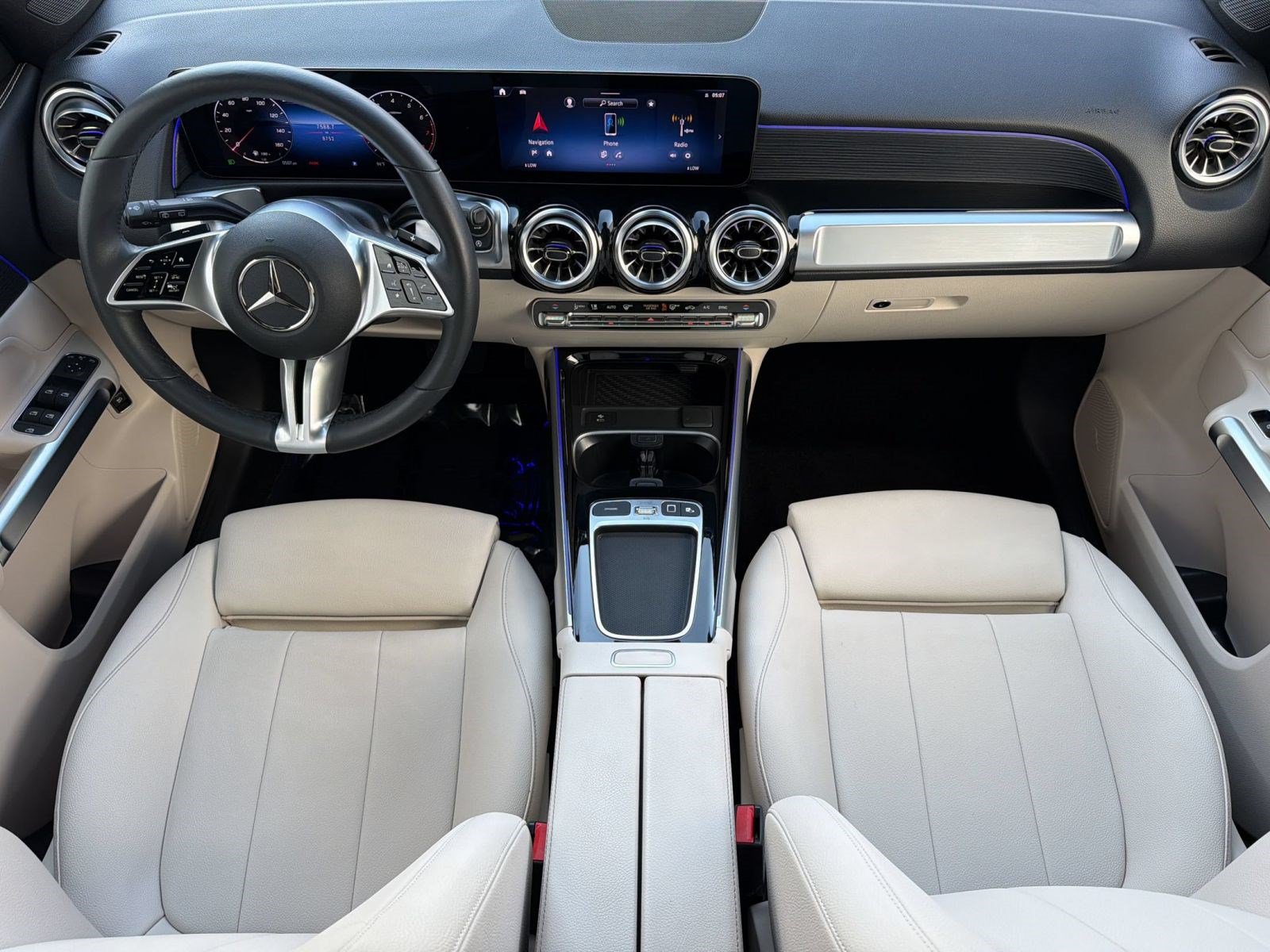 Used 2026 Mercedes-Benz GLB 250 4MATIC image 16