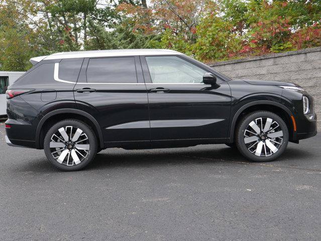 Used 2025 Mitsubishi Outlander AWD image 8
