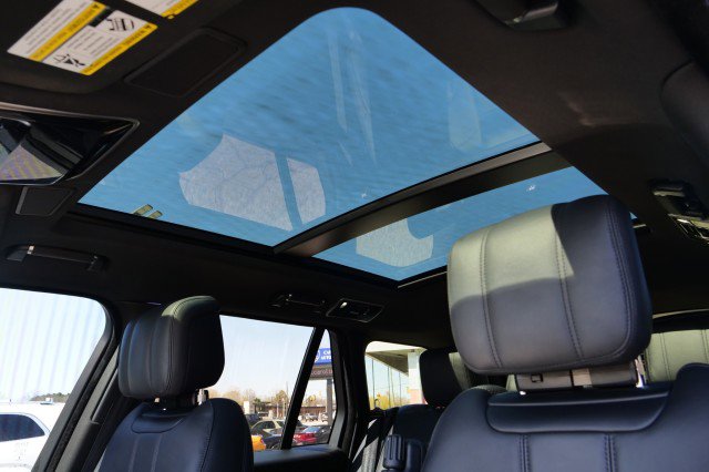 Used 2022 Land Rover Range Rover Westminster Edition image 7