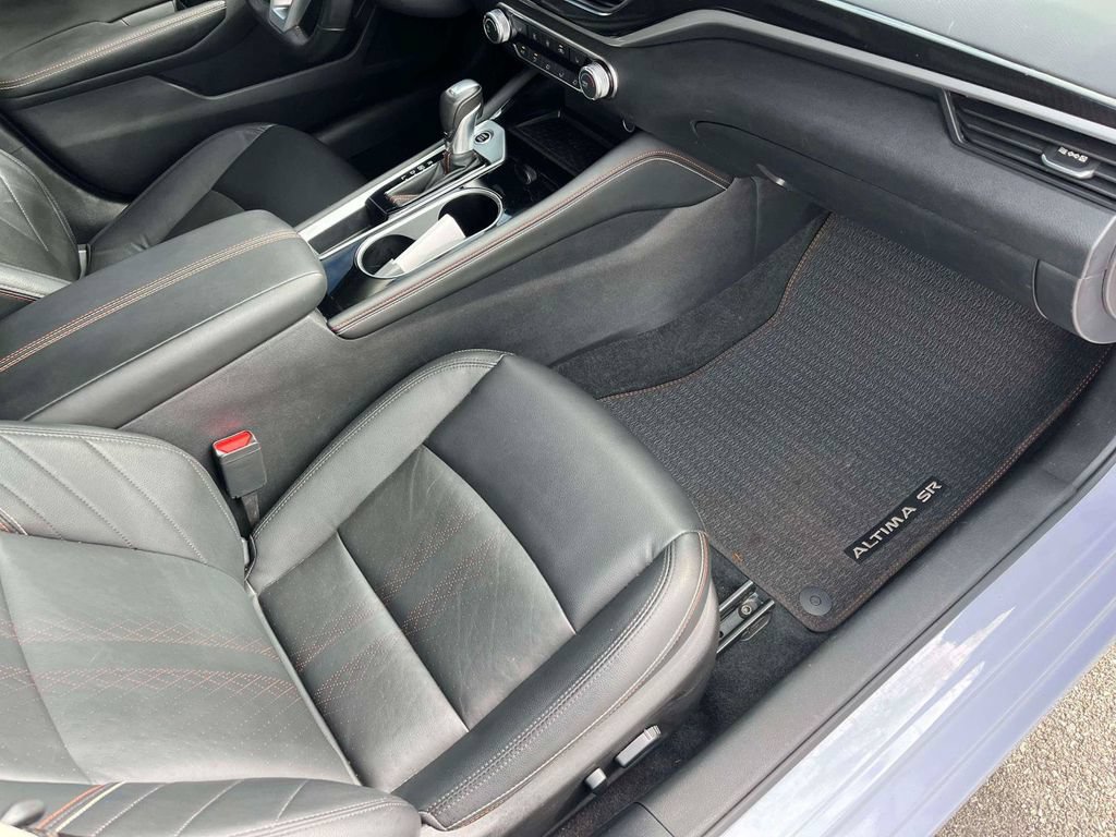 Used 2024 Nissan Altima 2.5 SR w/ SR Premium Package FWD image 10
