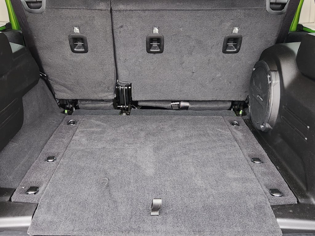 Used 2025 Jeep Wrangler Unlimited Rubicon w/ Safety Group AWD/4WD image 20