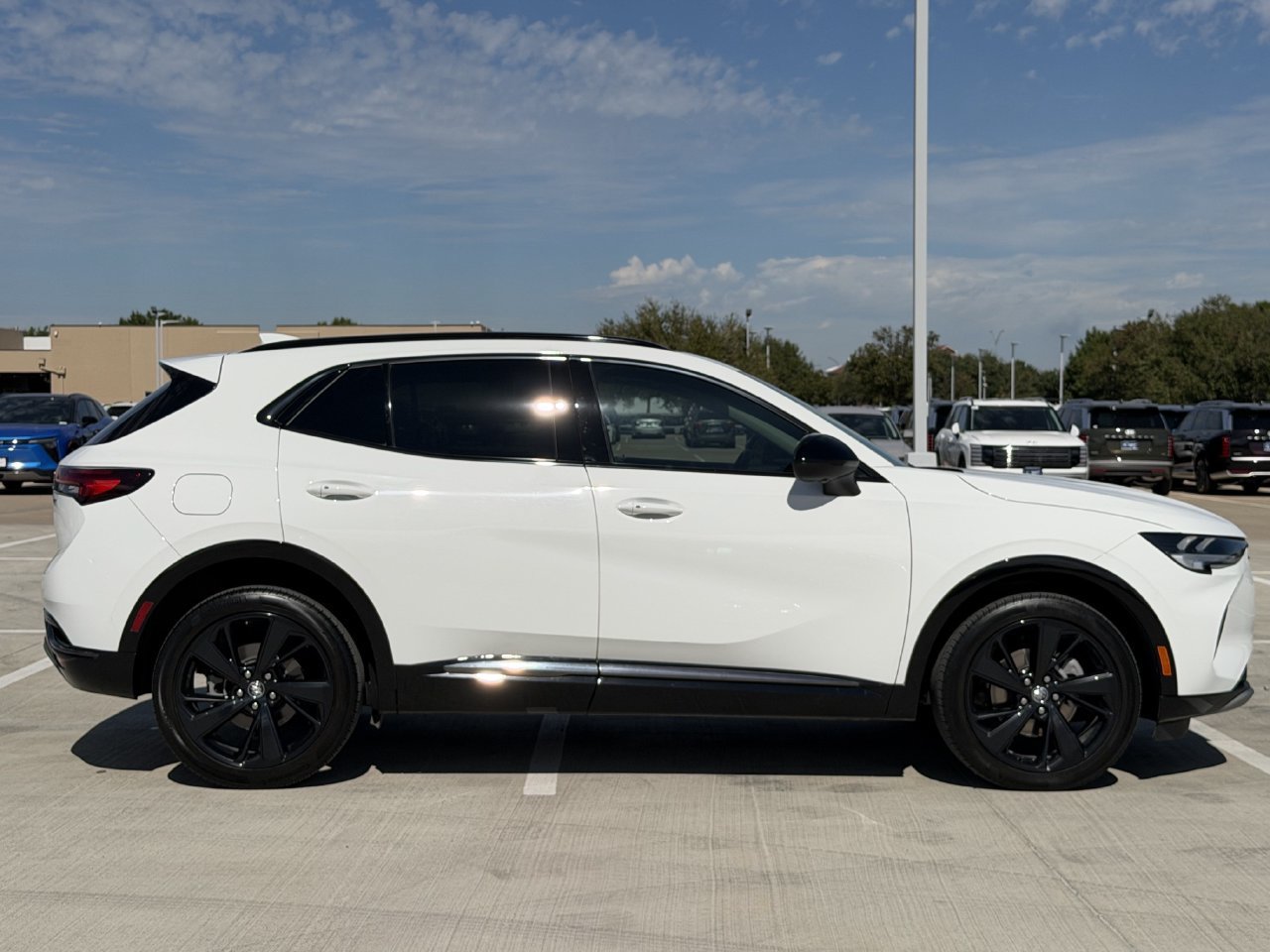 Used 2023 Buick Envision Essence w/ Technology Package I AWD/4WD image 3