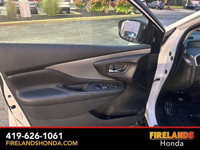 Used 2024 Nissan Murano SV w/ SV Midnight Edition Package AWD/4WD image 10