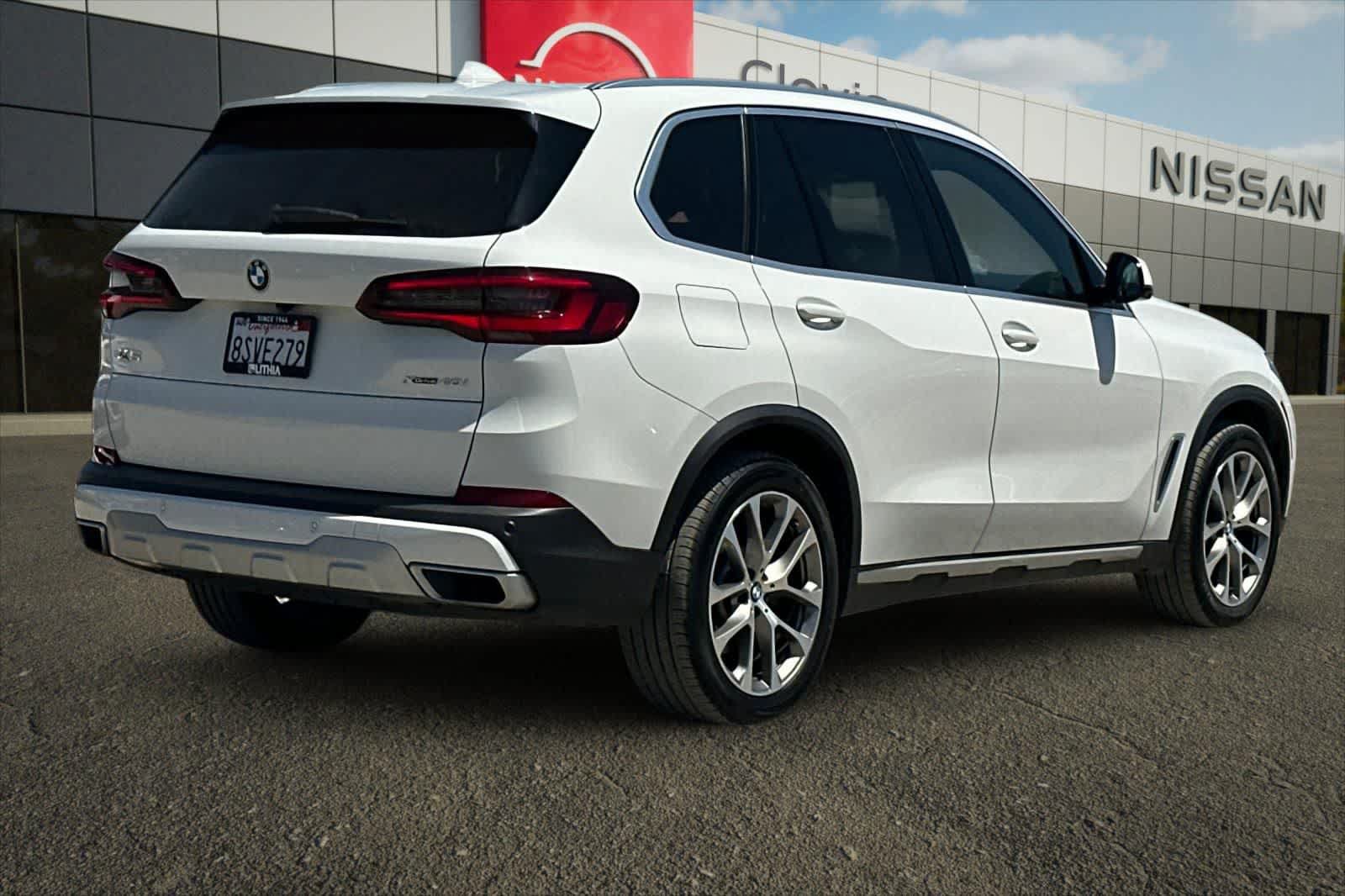 Used 2020 BMW X5 xDrive40i w/ Convenience Package AWD/4WD image 3