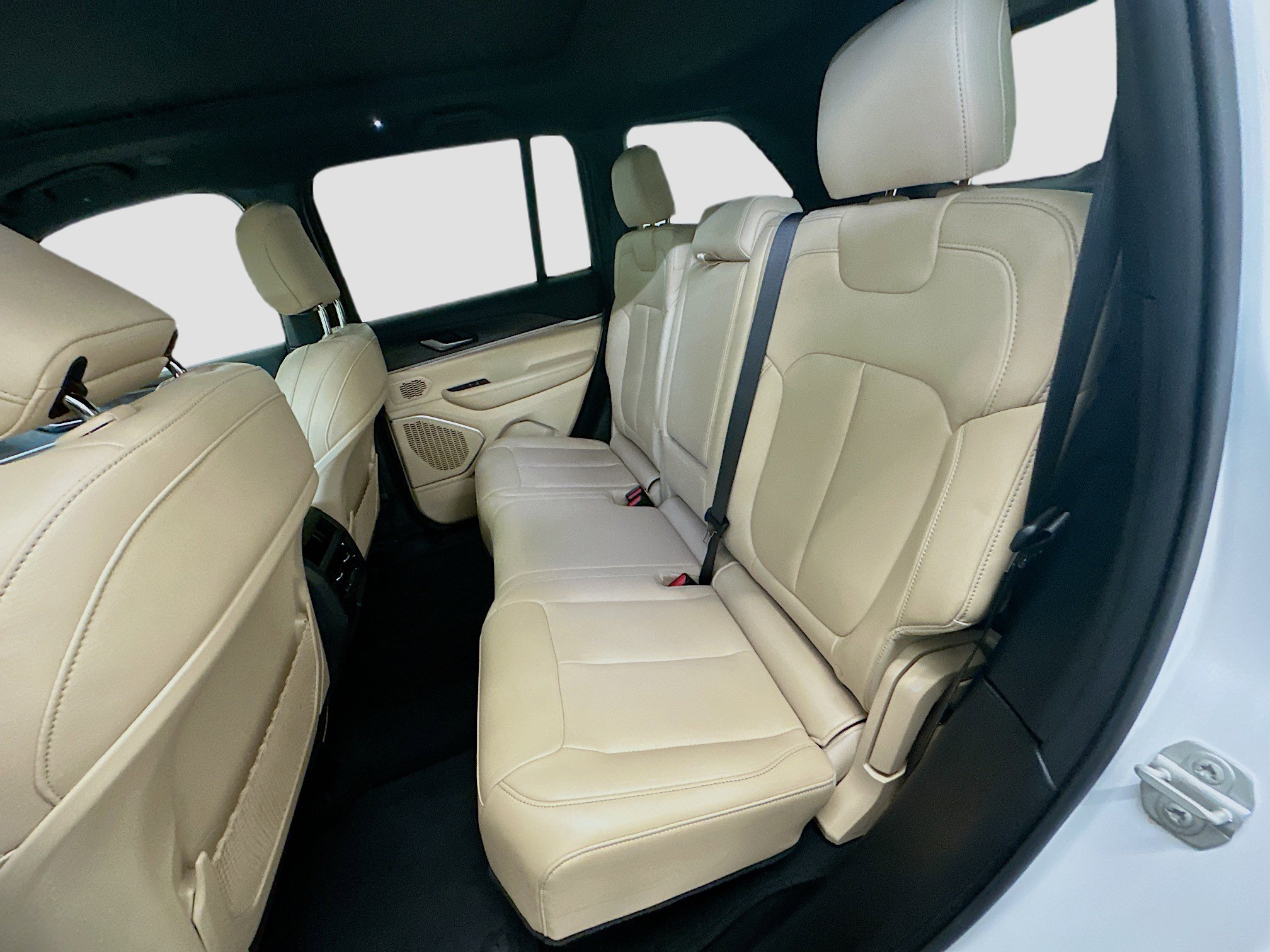 Used 2023 Jeep Grand Cherokee 4WD 4xe image 30