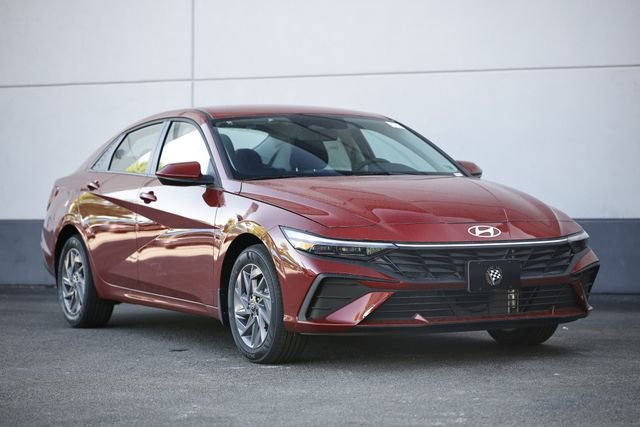 New 2025 Hyundai Elantra Blue