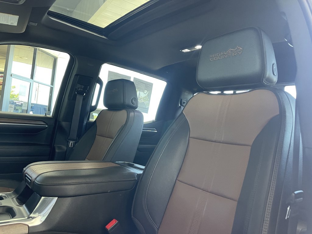 Used 2023 Chevrolet Silverado 1500 High Country w/ High Country Premium Package AWD/4WD image 12