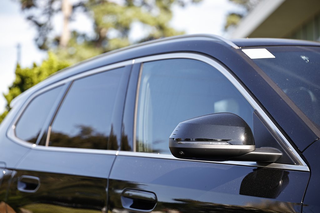 Used 2025 BMW X1 xDrive28i w/ Technology Package image 5