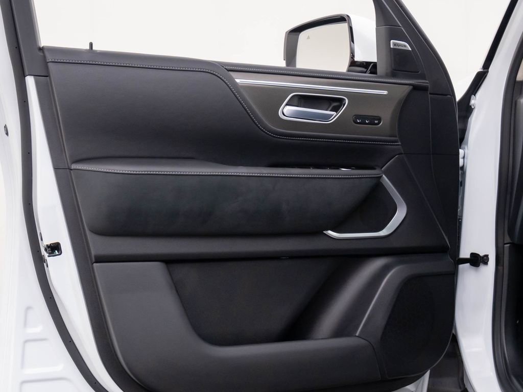 New 2026 INFINITI QX80 Luxe w/ Cargo Package image 12