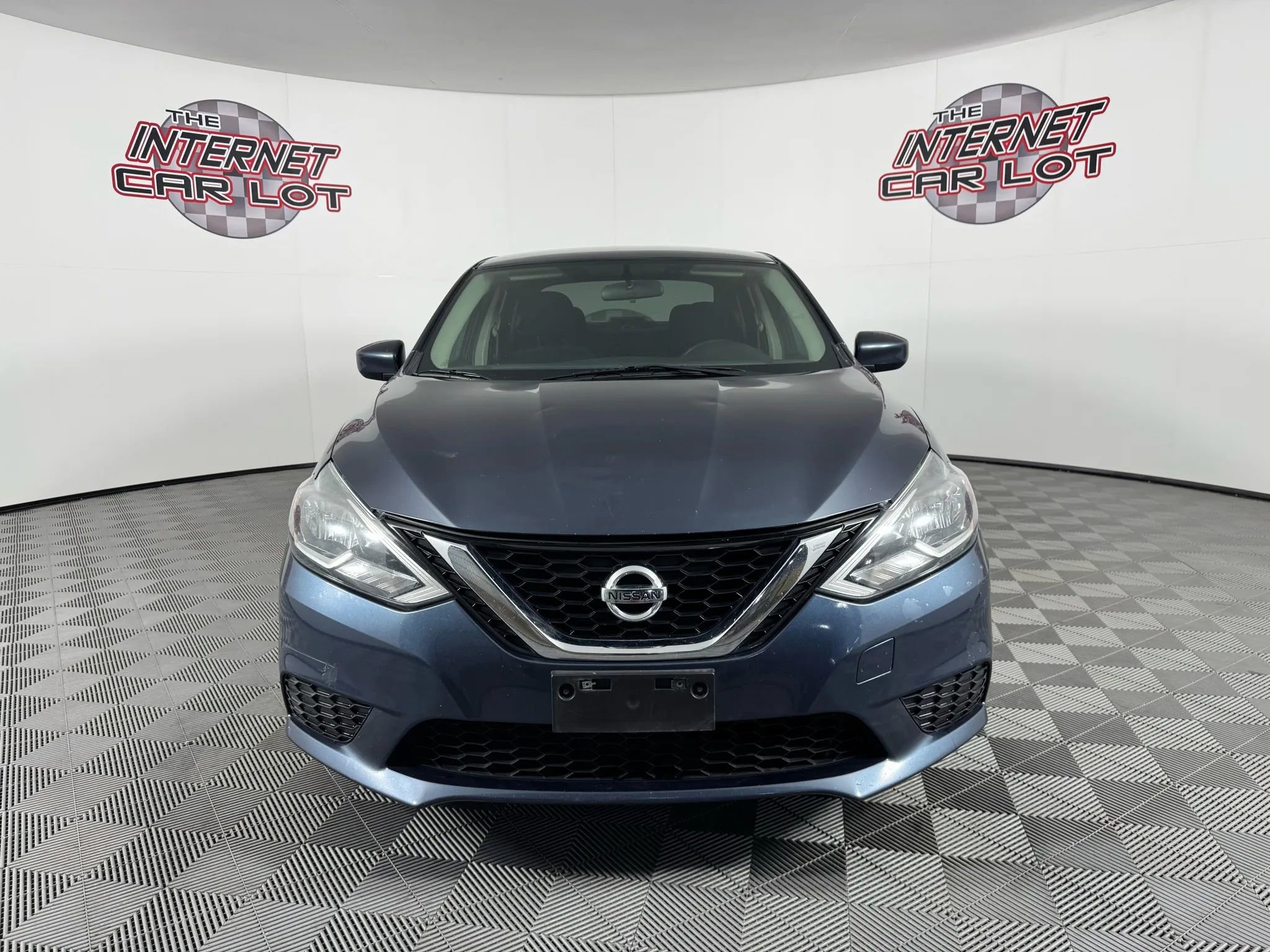 Used 2016 Nissan Sentra SV image 2