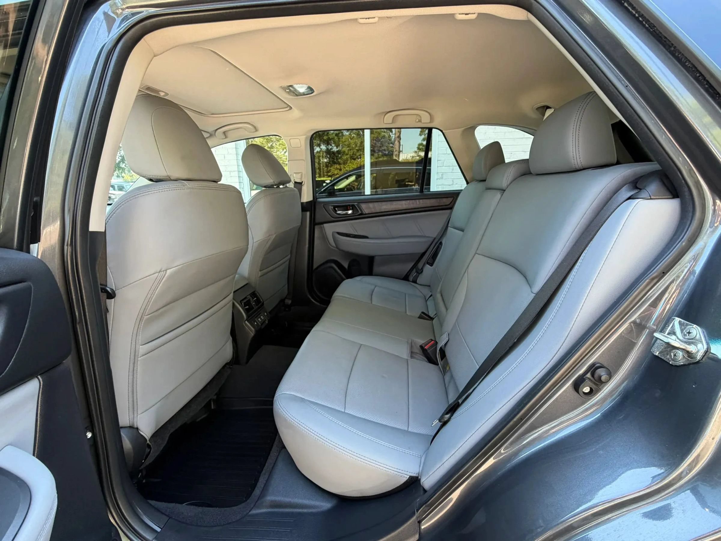 Used 2019 Subaru Outback 2.5i Limited AWD/4WD image 22