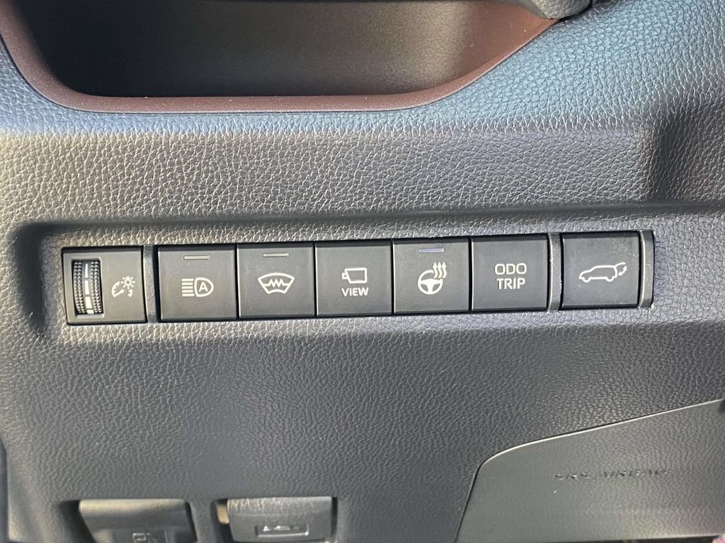 Used 2023 Toyota RAV4 Limited FWD image 32