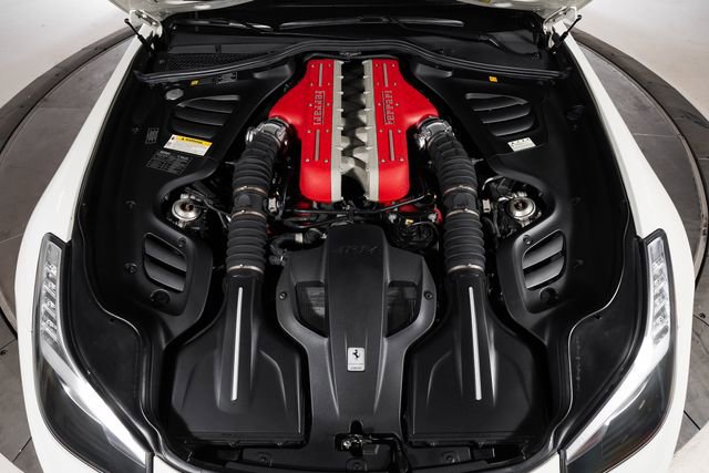 Used 2019 Ferrari GTC4Lusso AWD/4WD image 16