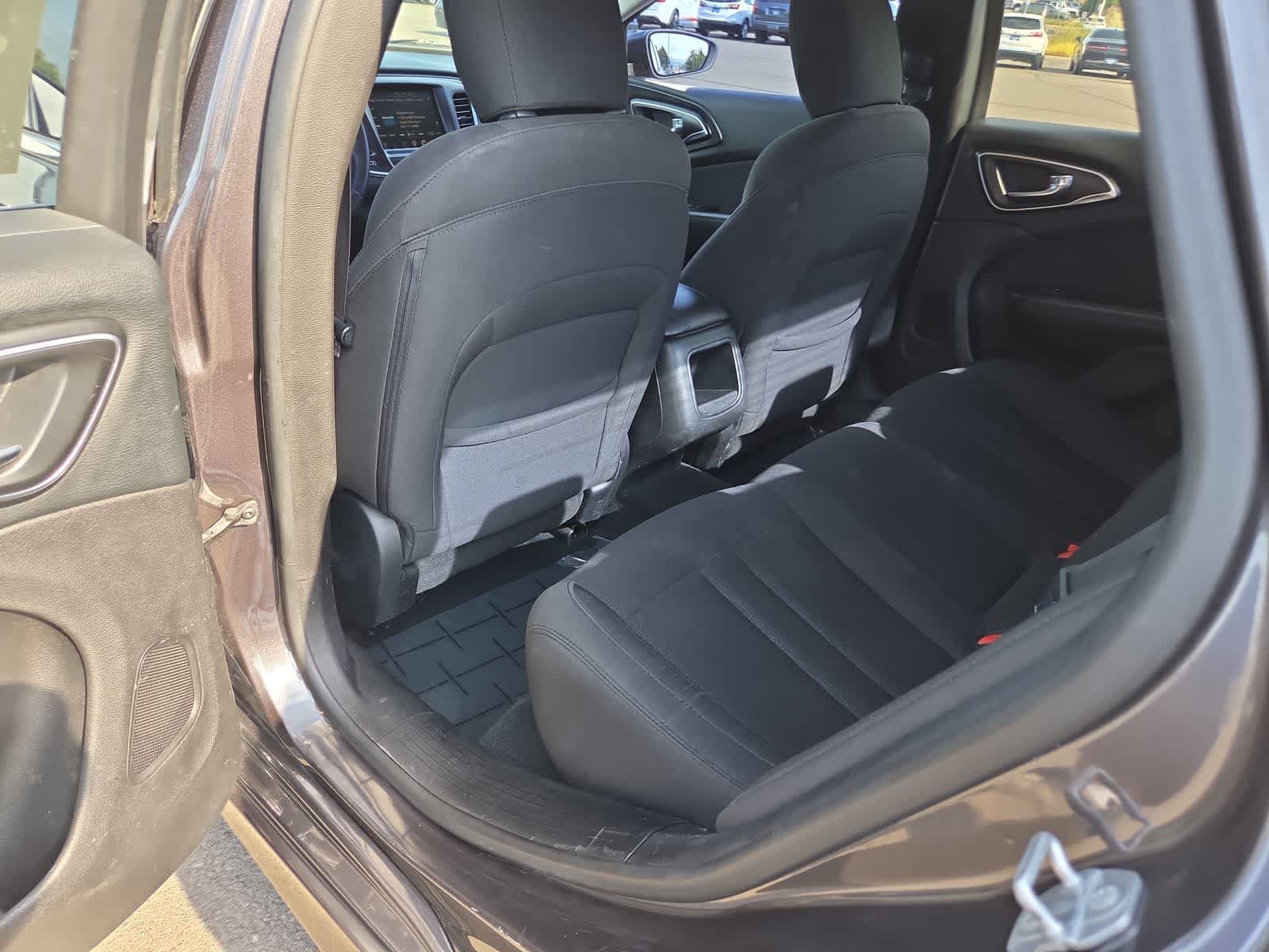 Used 2015 Chrysler 200 Limited w/ Spring Special Group FWD image 20