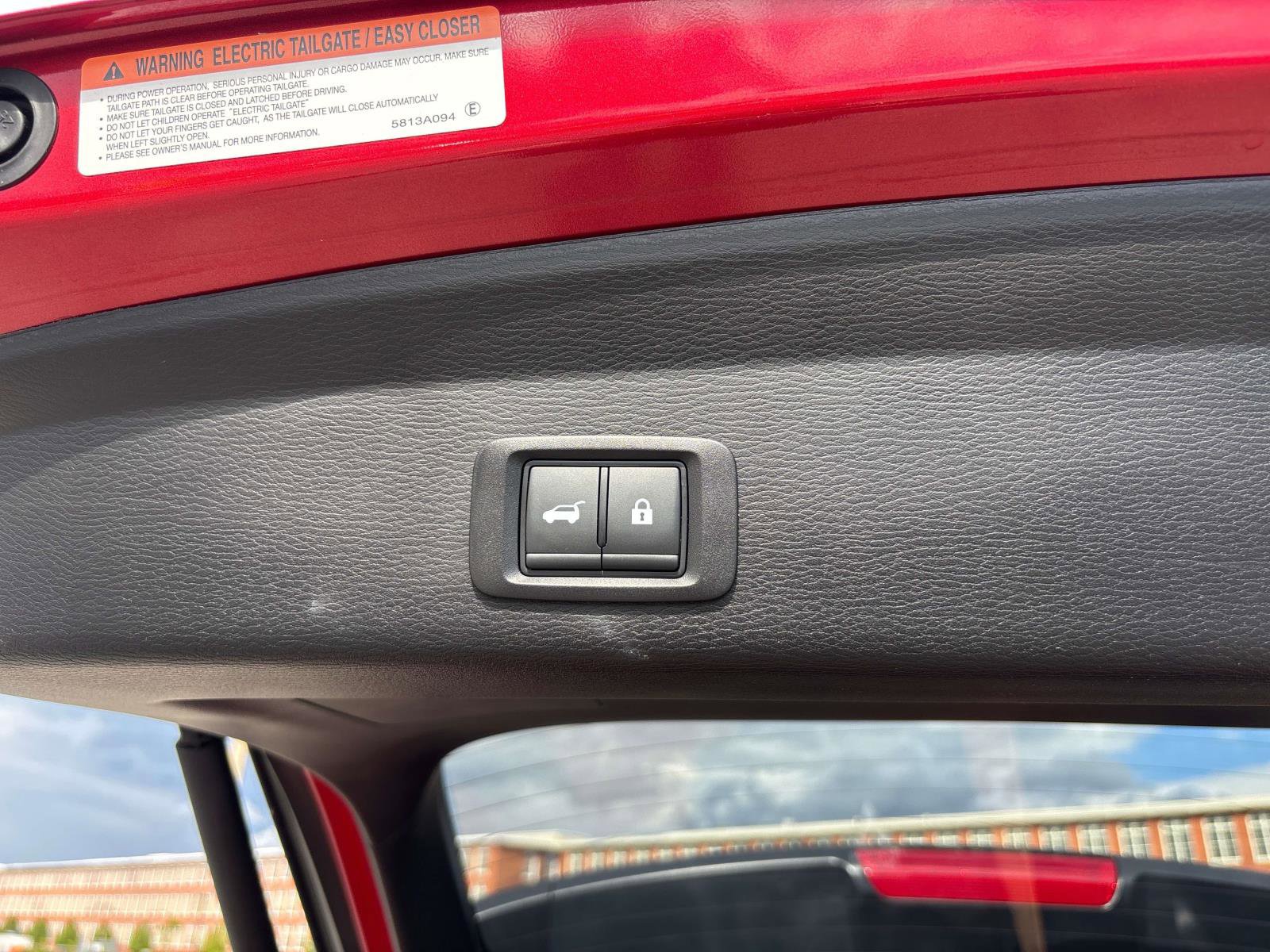 Used 2024 Mitsubishi Outlander SE image 13