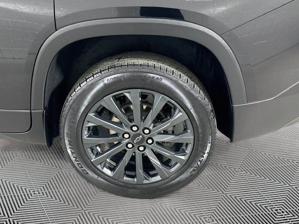 Used 2022 Chevrolet Traverse LT FWD image 29