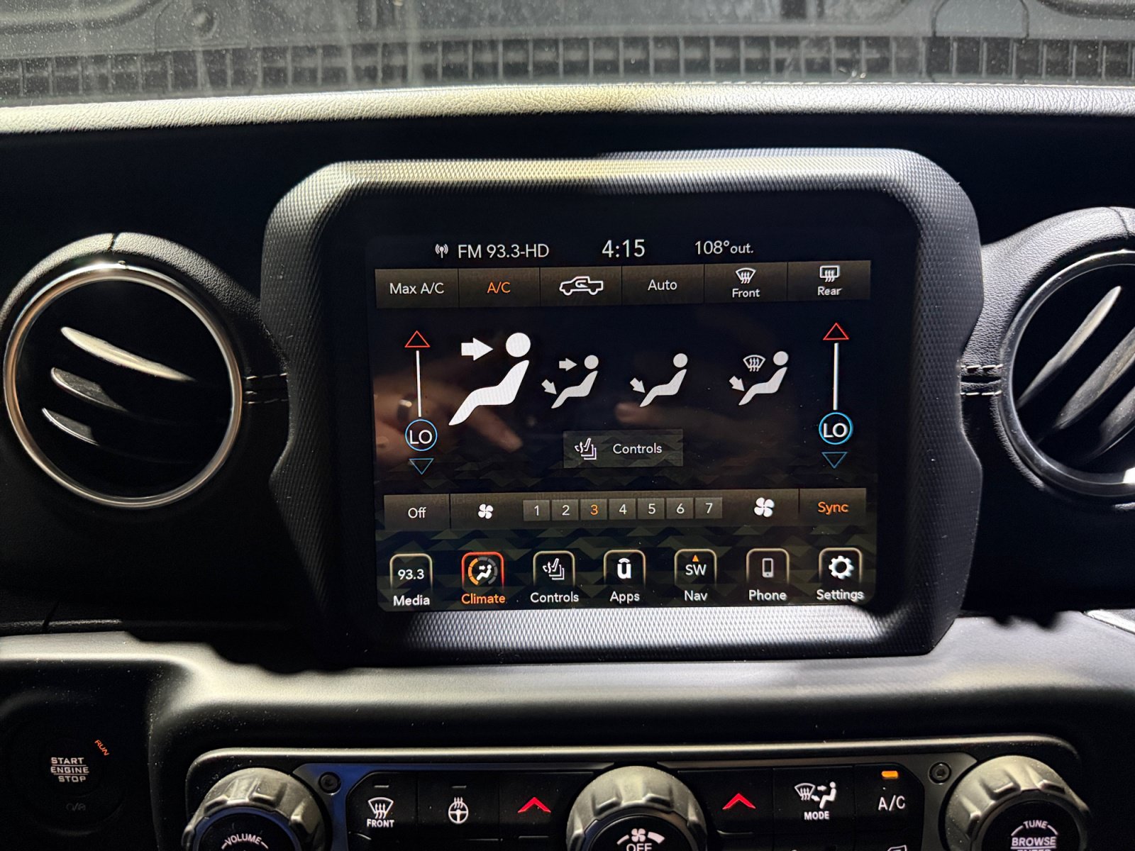 Used 2020 Jeep Gladiator Overland AWD/4WD image 24
